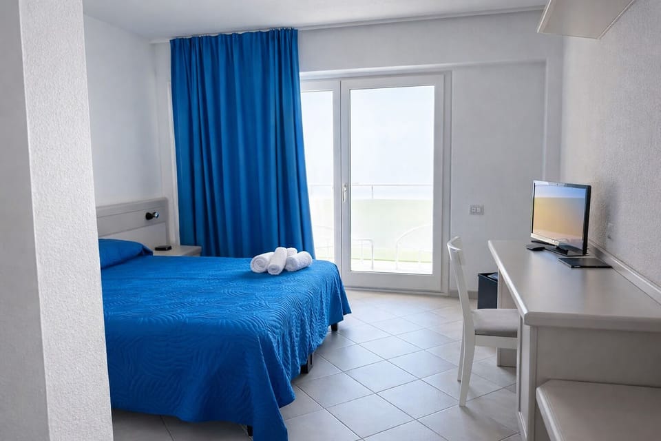 Double Room, Balcony | Minibar, in-room safe, free WiFi