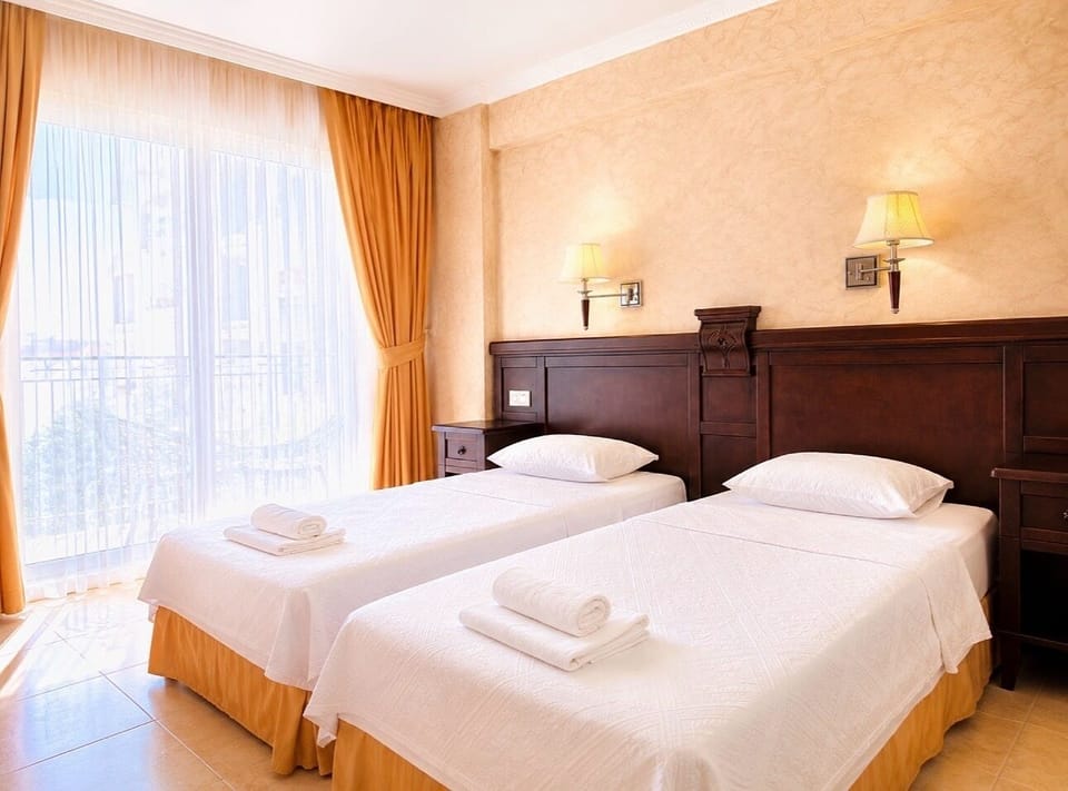 Comfort Twin Room, Pool View | Desk, laptop workspace, free WiFi