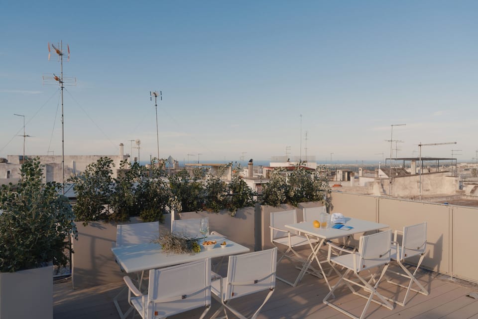 Luxury Suite, City View | Terrace/patio