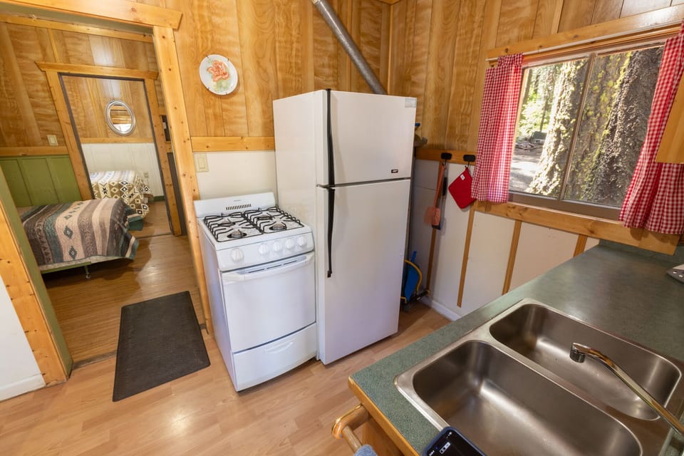 Cedar-kitchen