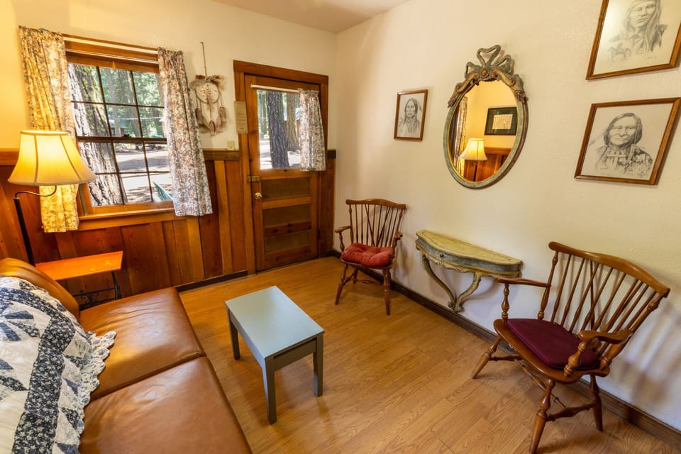 Feather-frontroom3