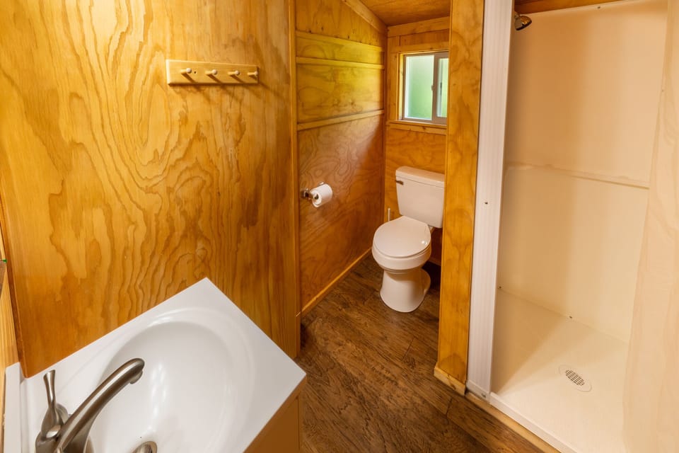 EaglesNest-bathroom
