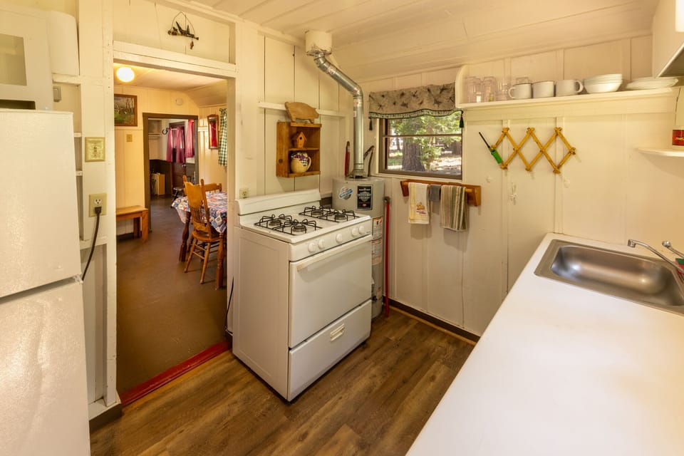EaglesNest-kitchen