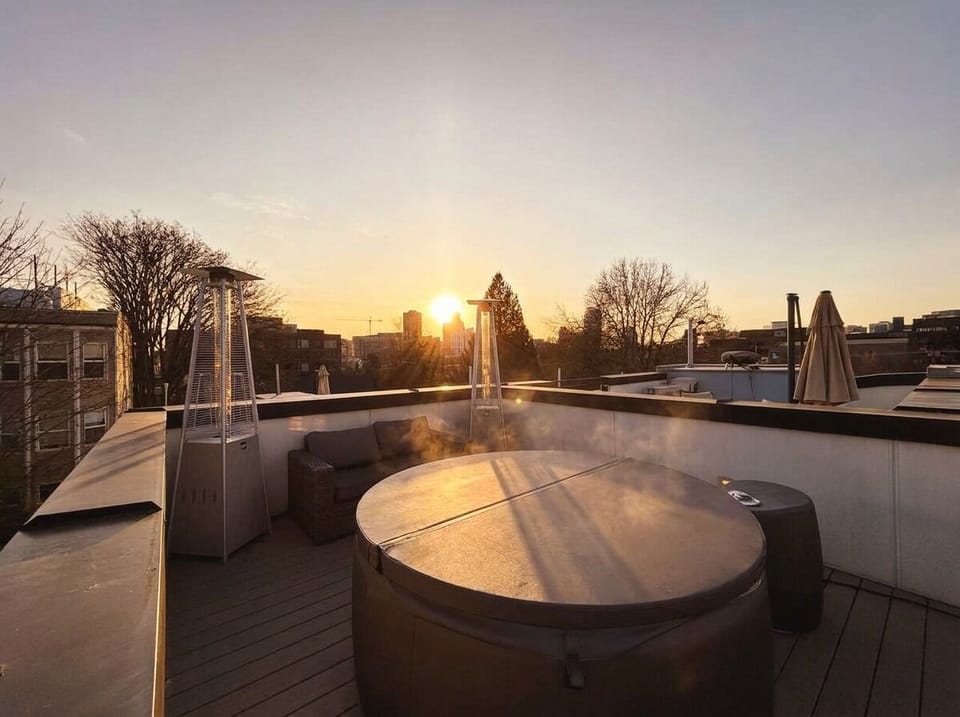 Rooftop oasis with hot tub, heaters & skyline sunset views