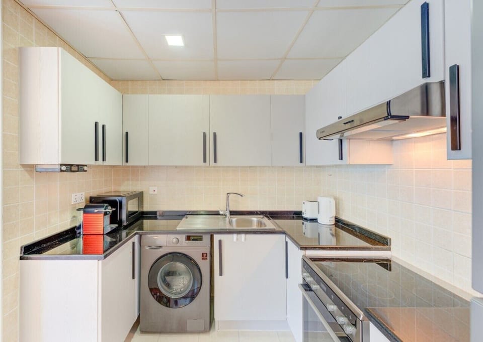 Kitchen - Marina View Tower A, Dubai Marina