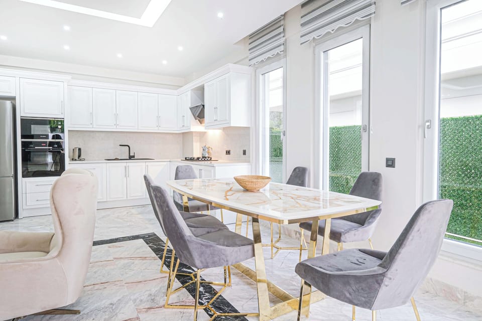 Luxury Villa, Mountain View | Dining