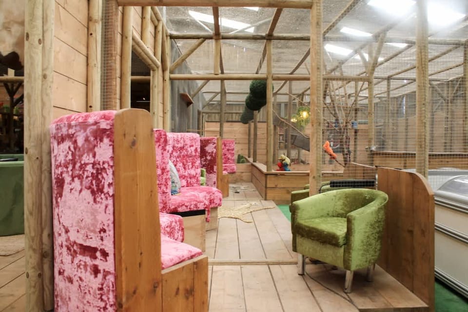 Berney Lodge - Puppy Lounge Arcades Games Room Apartment in West Lindsey District