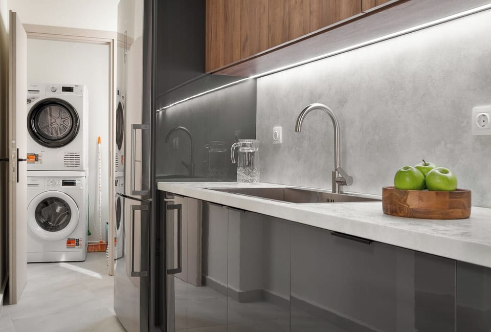 Apartment, 3 Bedrooms, City View | Private kitchen | Coffee/tea maker, electric kettle, toaster