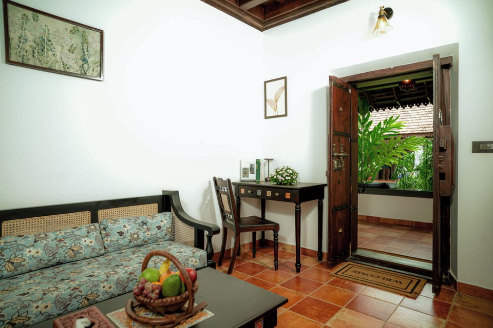 Elite Suite | Premium bedding, minibar, desk, free WiFi