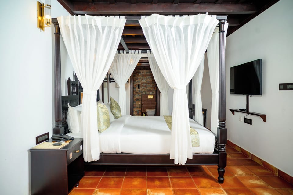Classic Room | Premium bedding, minibar, desk, free WiFi