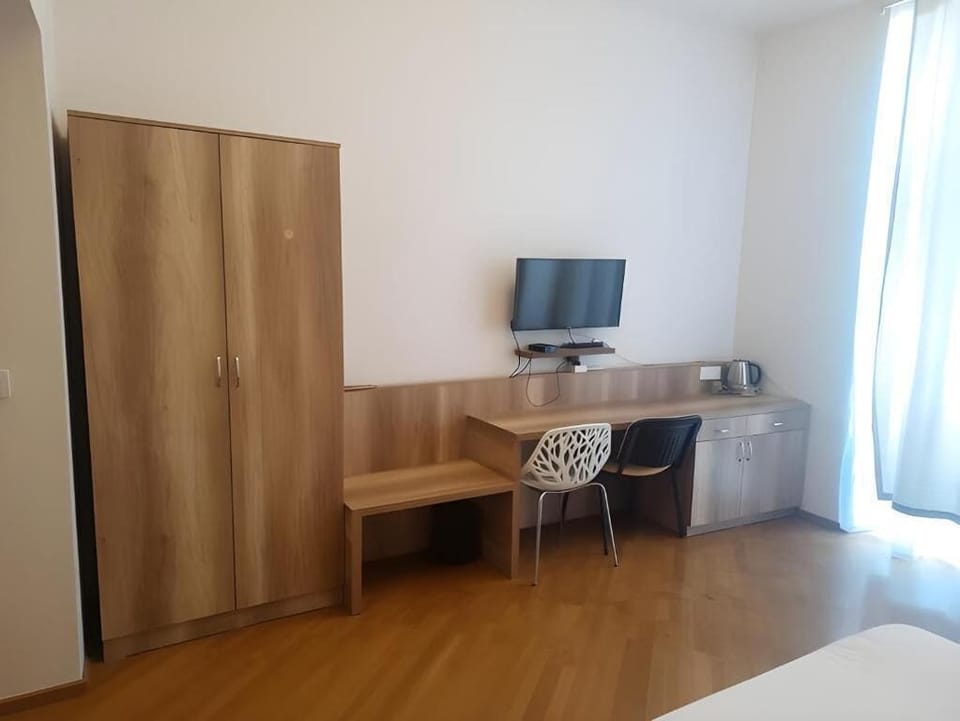 Standard Double Room, Courtyard View | Interior