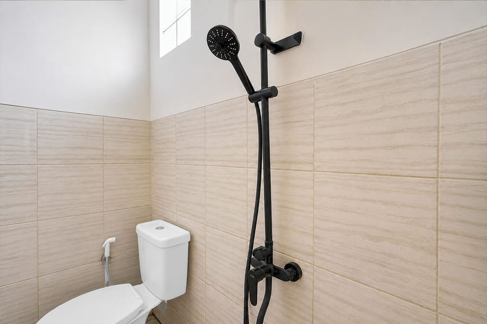 Shower, towels