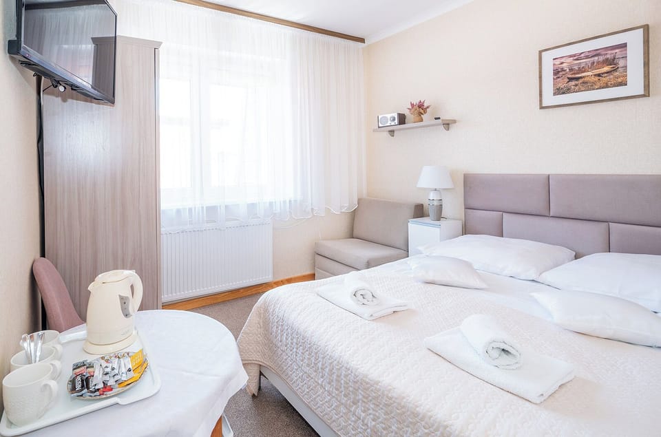 Standard Double Room, Garden View | Iron/ironing board, WiFi (free)