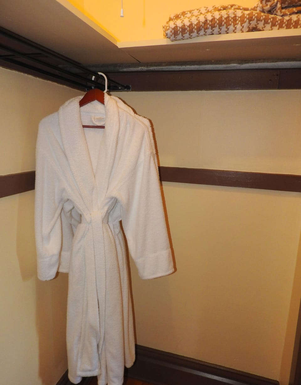 Chicago Room (2nd Floor) | Room amenity