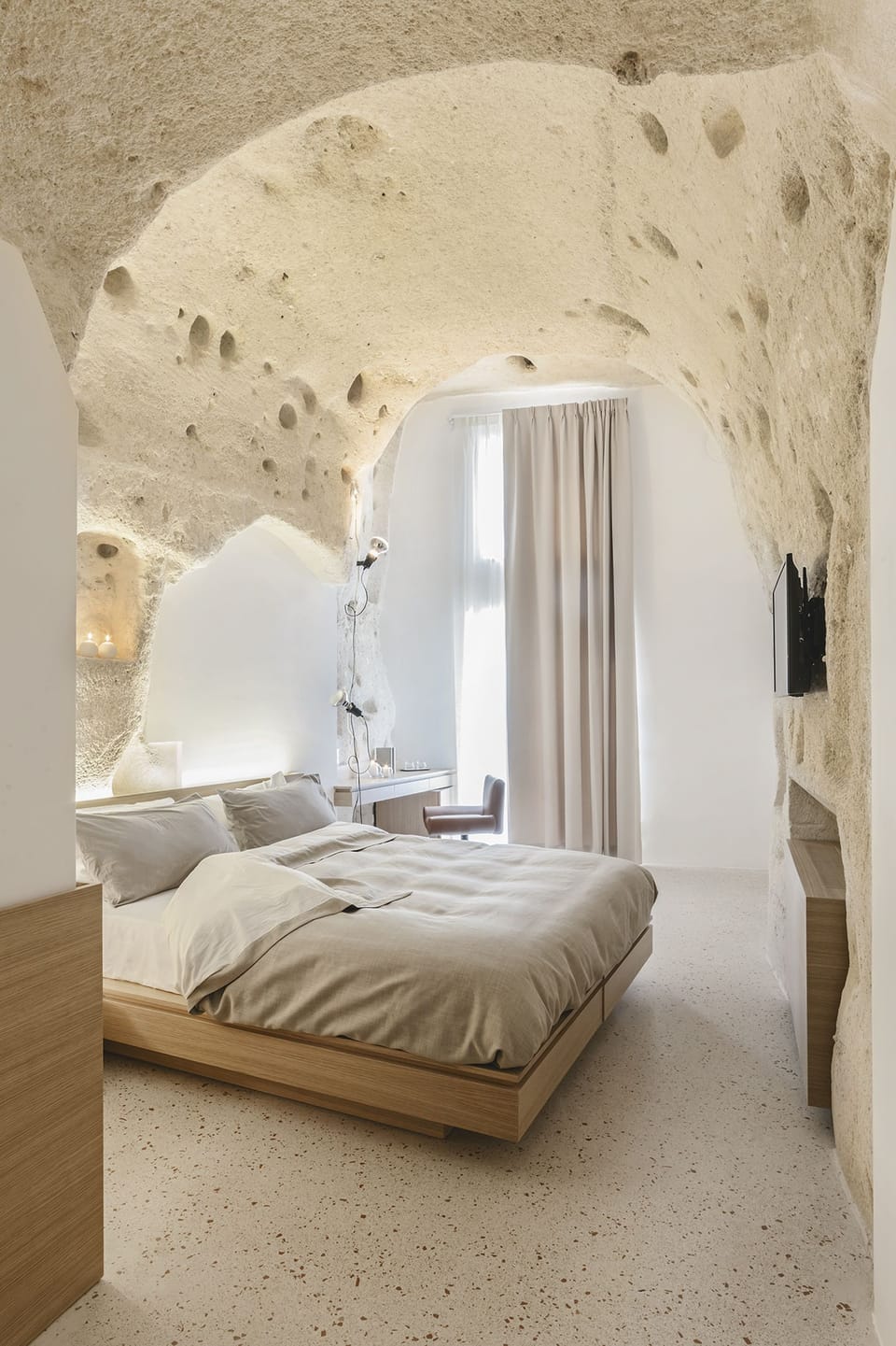 Deluxe Double Room (Eumenia) | Minibar, in-room safe, desk, soundproofing