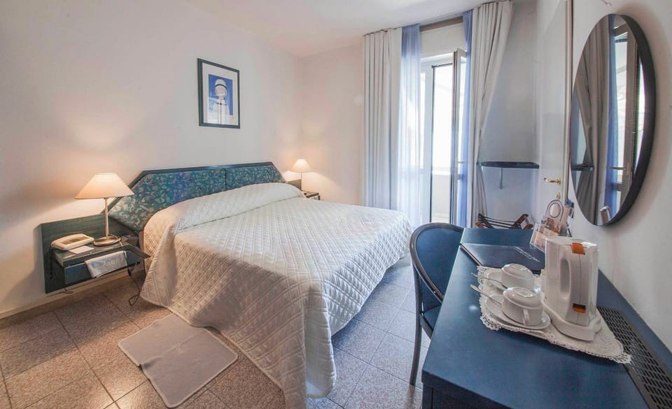 In-room safe, desk, laptop workspace, free WiFi