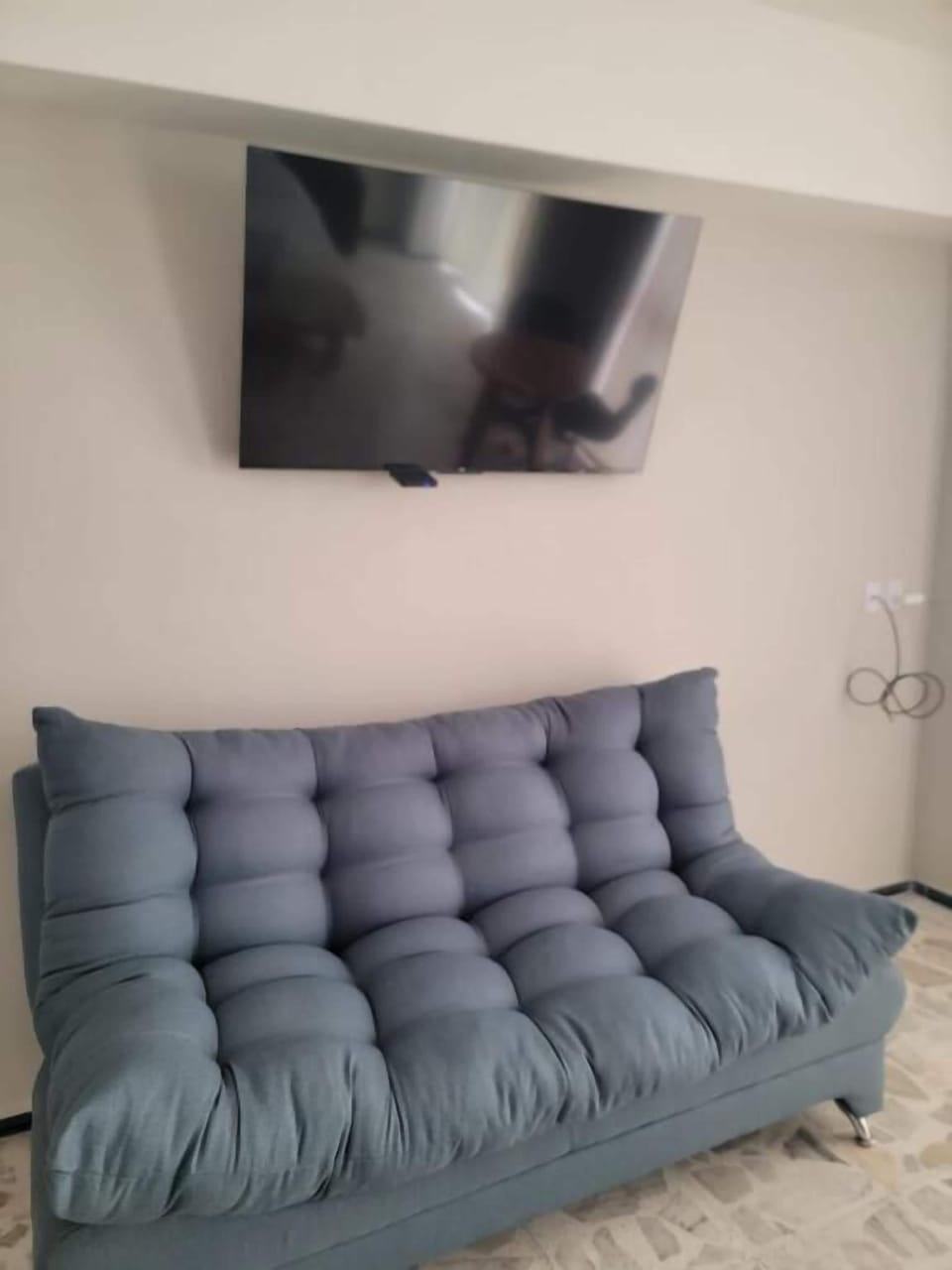Luxury Suite, City View | Living area | 55-inch Smart TV with satellite channels, first-run movies, pay movies