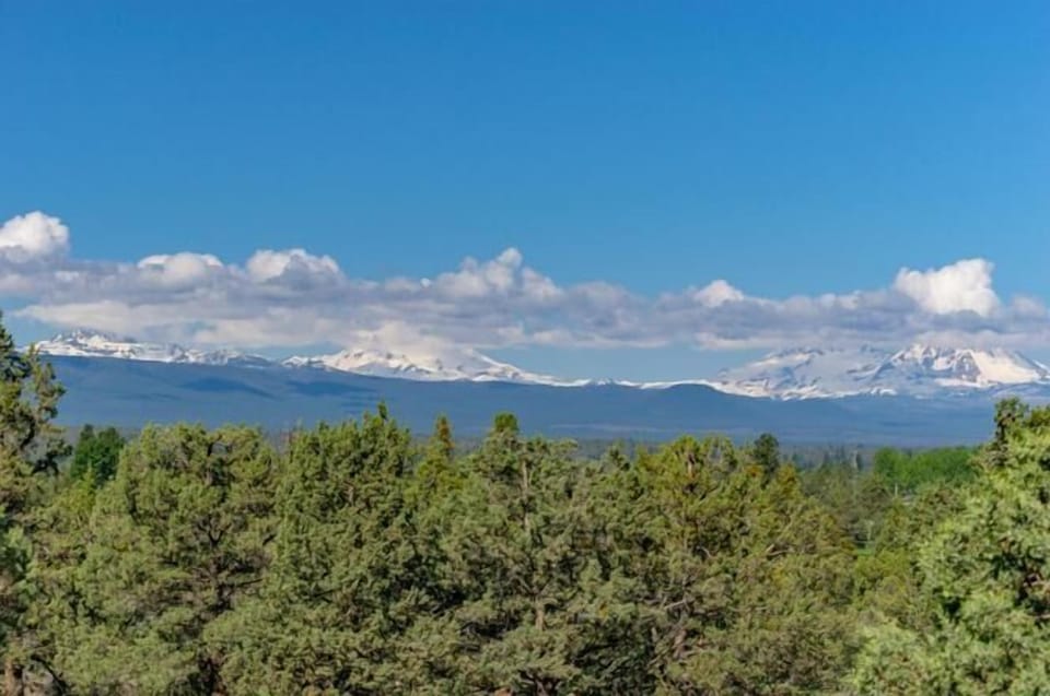 Beautiful view of the cascade range