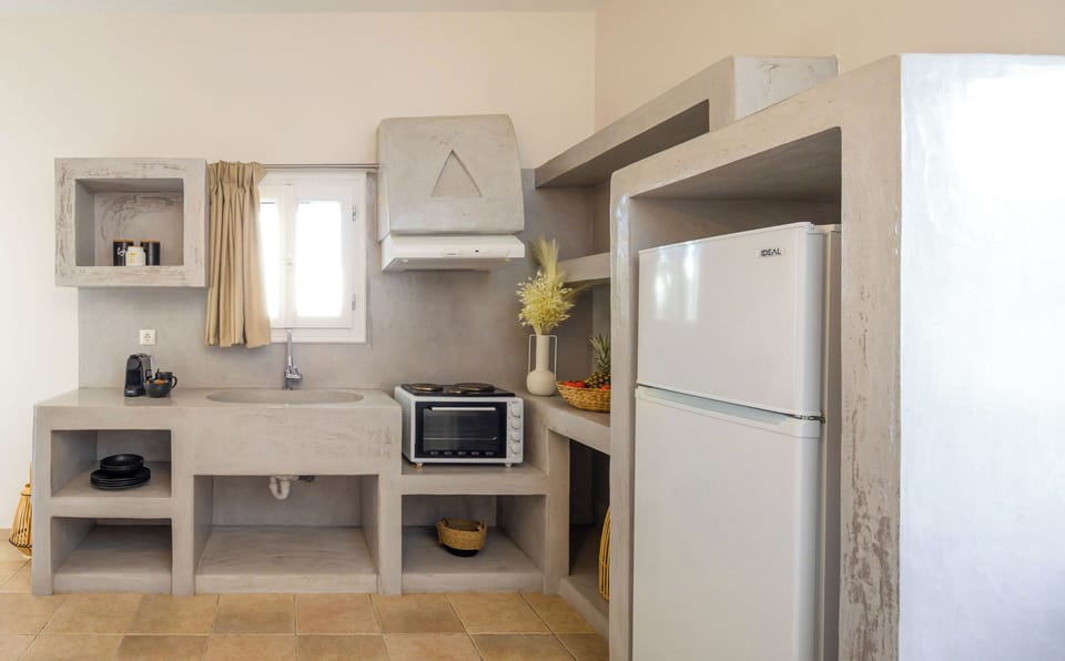Comfort House, Multiple Beds | Private kitchen | Full-size fridge, stovetop, espresso maker, electric kettle