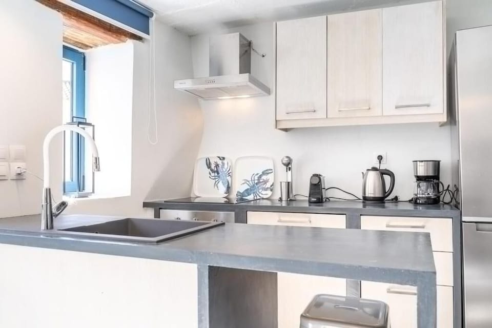 Villa, Patio, Mountain View | Private kitchen | Coffee/tea maker, electric kettle