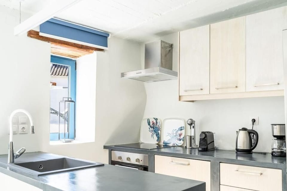 Villa, Patio, Mountain View | Private kitchen | Coffee/tea maker, electric kettle