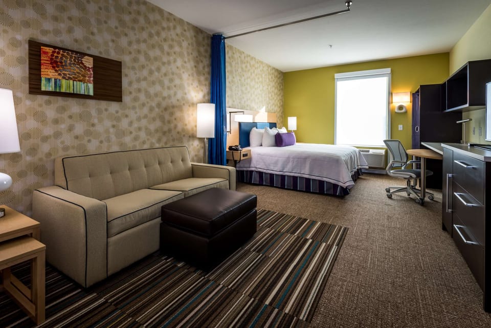 1 bedroom, premium bedding, in-room safe, desk
