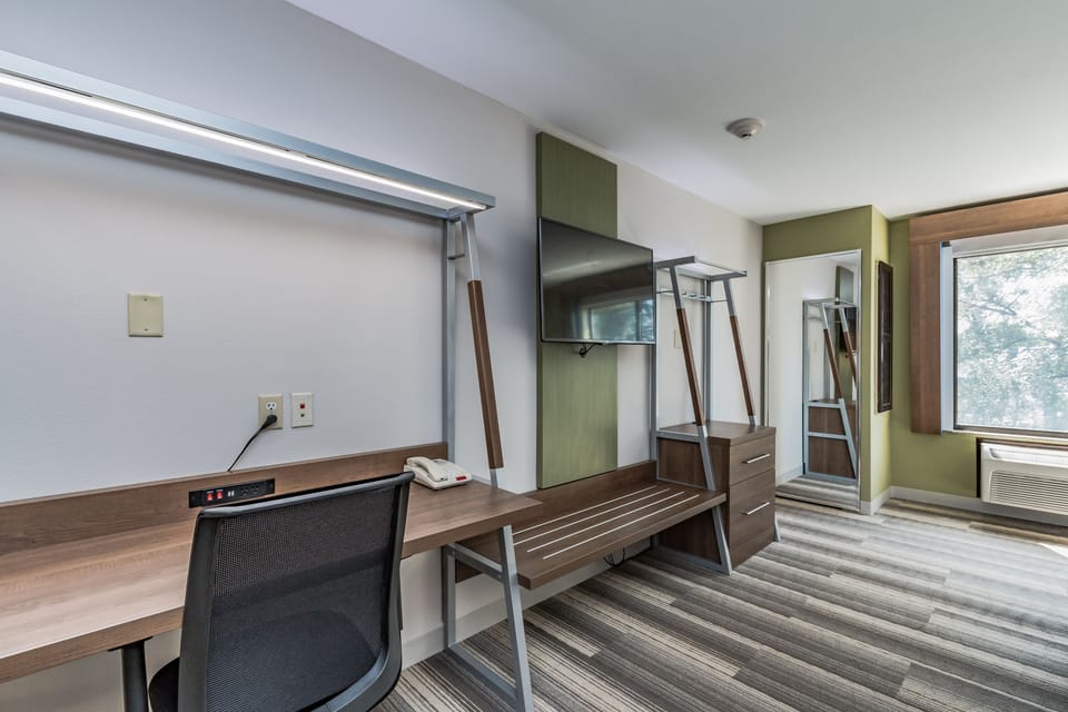 Holiday Inn Express Hotel & Suites South Bend by IHG Hotel in Roseland