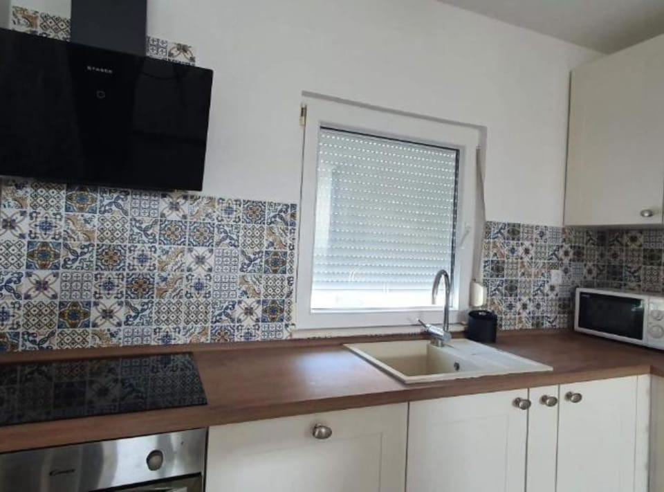 Villa (Deluxe Villa with Swimming pool and S) | Private kitchen | Fridge