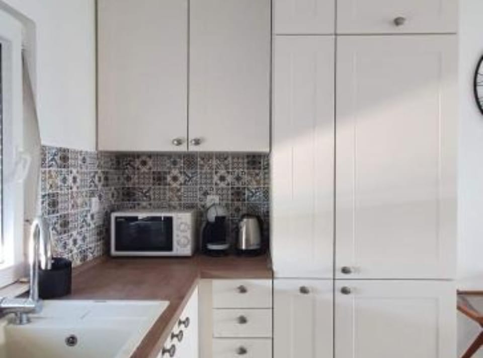 Villa (Deluxe Villa with Swimming pool and S) | Private kitchen | Fridge