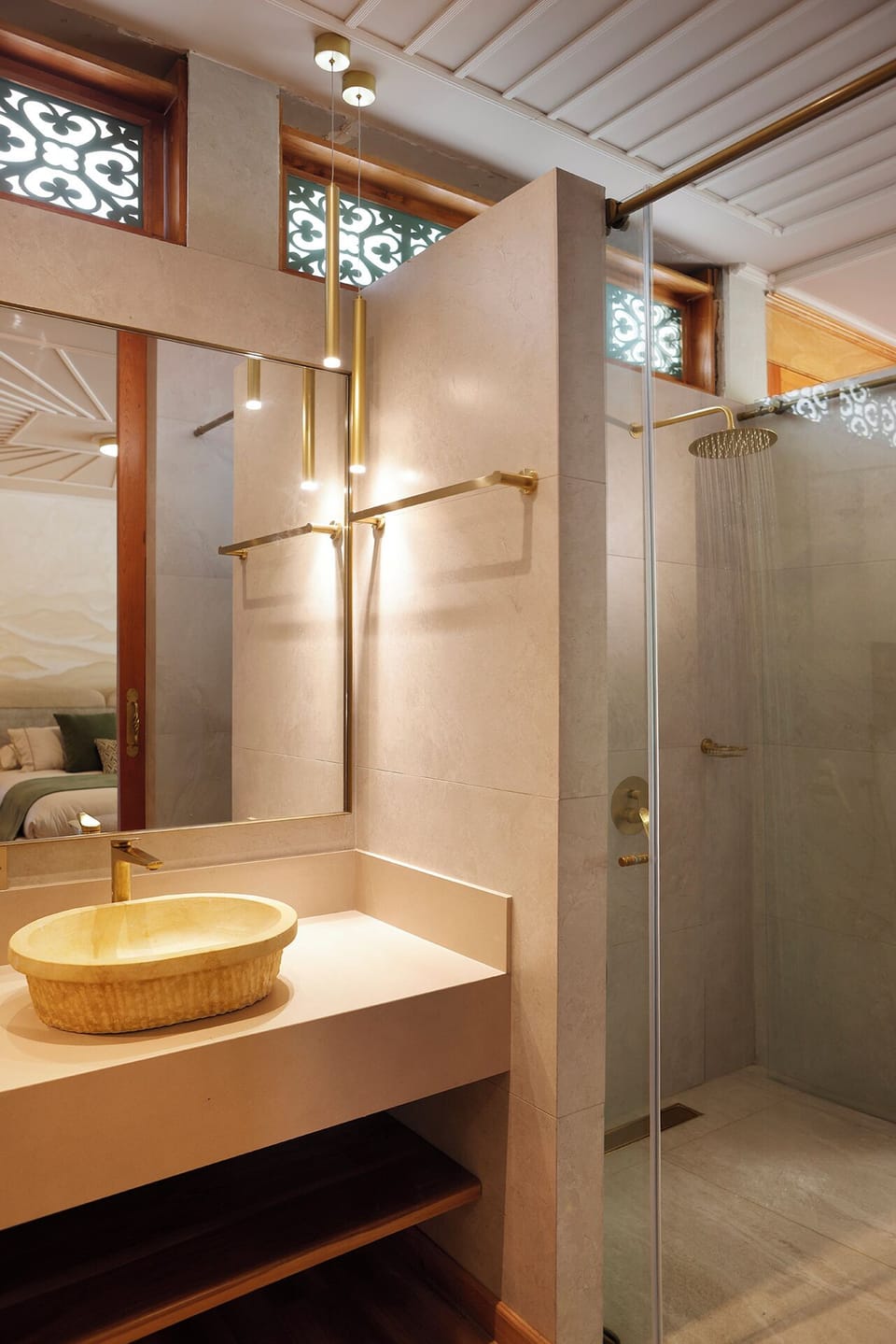 Deluxe Suite | Bathroom | Designer toiletries, hair dryer, slippers, bidet