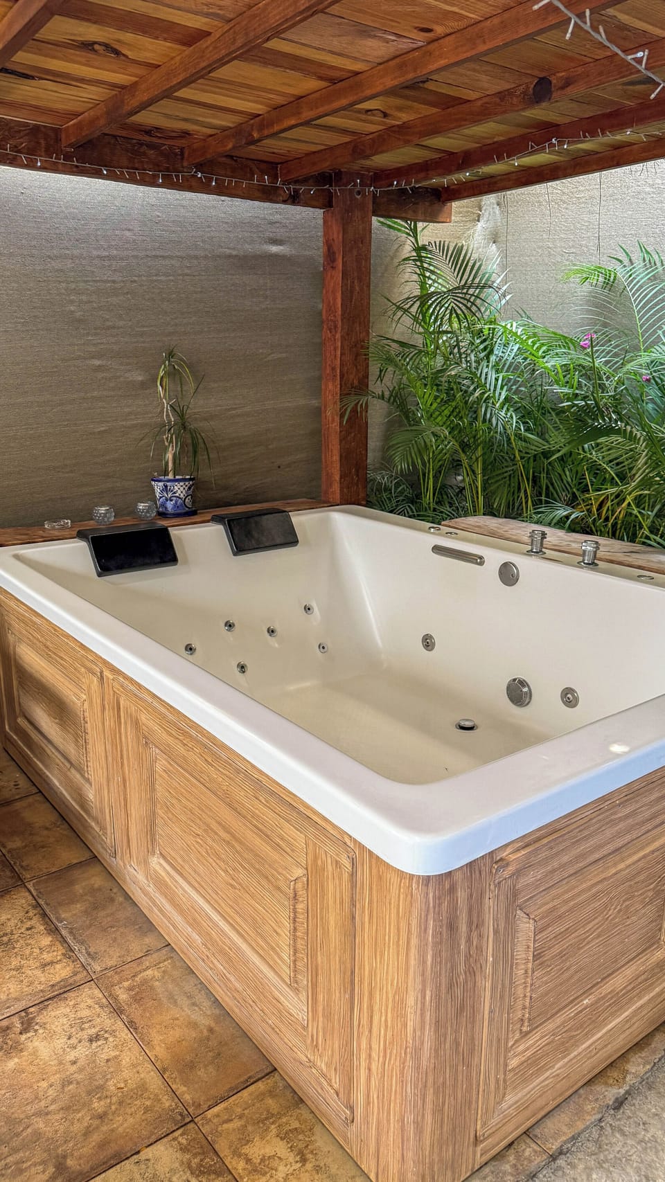 Indoor spa tub