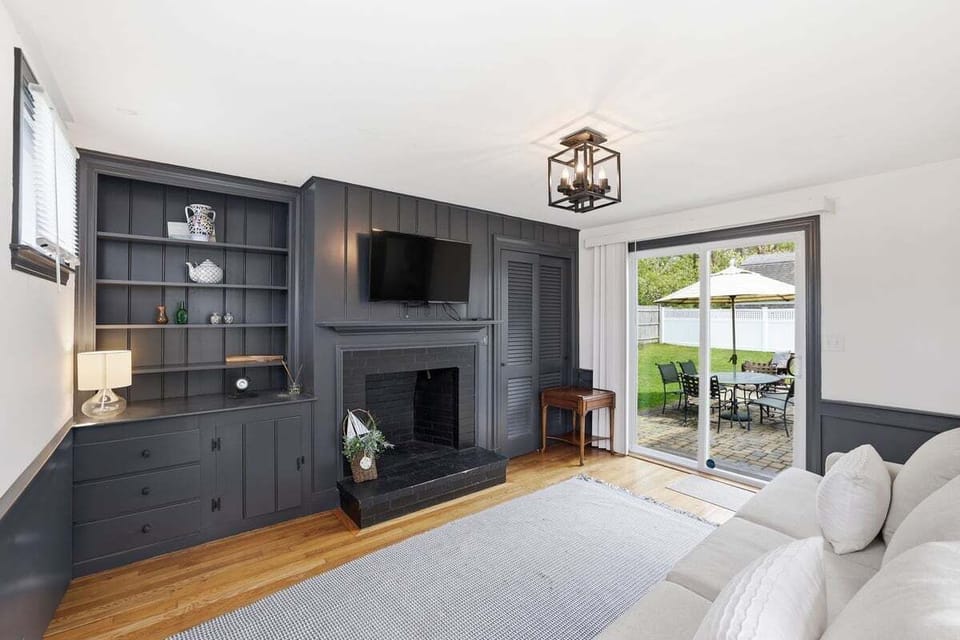 Sitting room leads out to patio