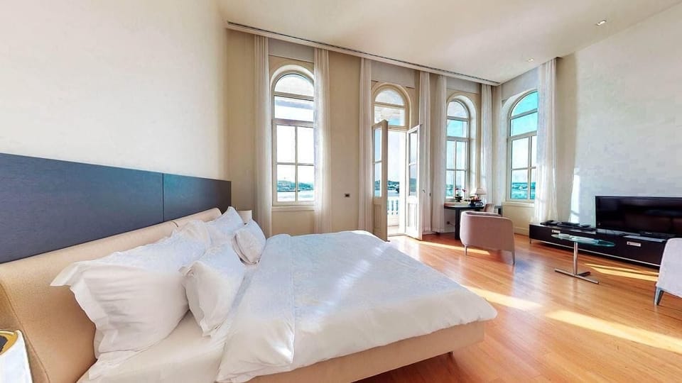 Presidential Suite | Frette Italian sheets, premium bedding, down comforters, pillowtop beds