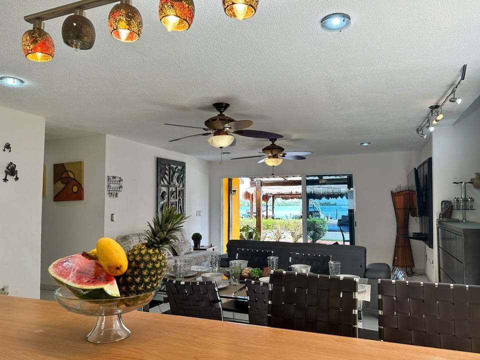 Family Apartment, Courtyard View | Dining