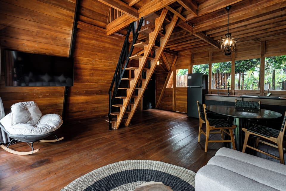 Deluxe Villa, Garden View | Living area
