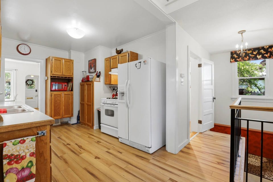 Spacious kitchen for cooking and prepping!