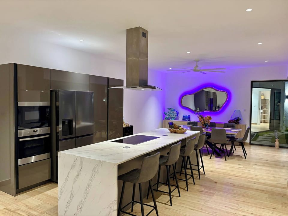 Villa, 4 Bedrooms, Smoking | Interior