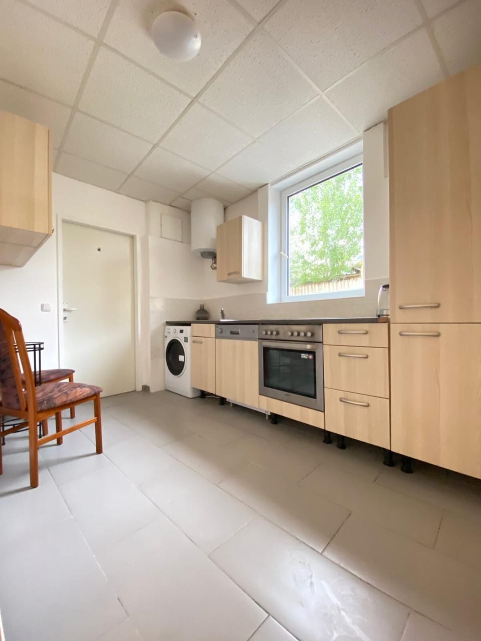 Basic Apartment | Private kitchen | Mini-fridge, oven, stovetop, dishwasher