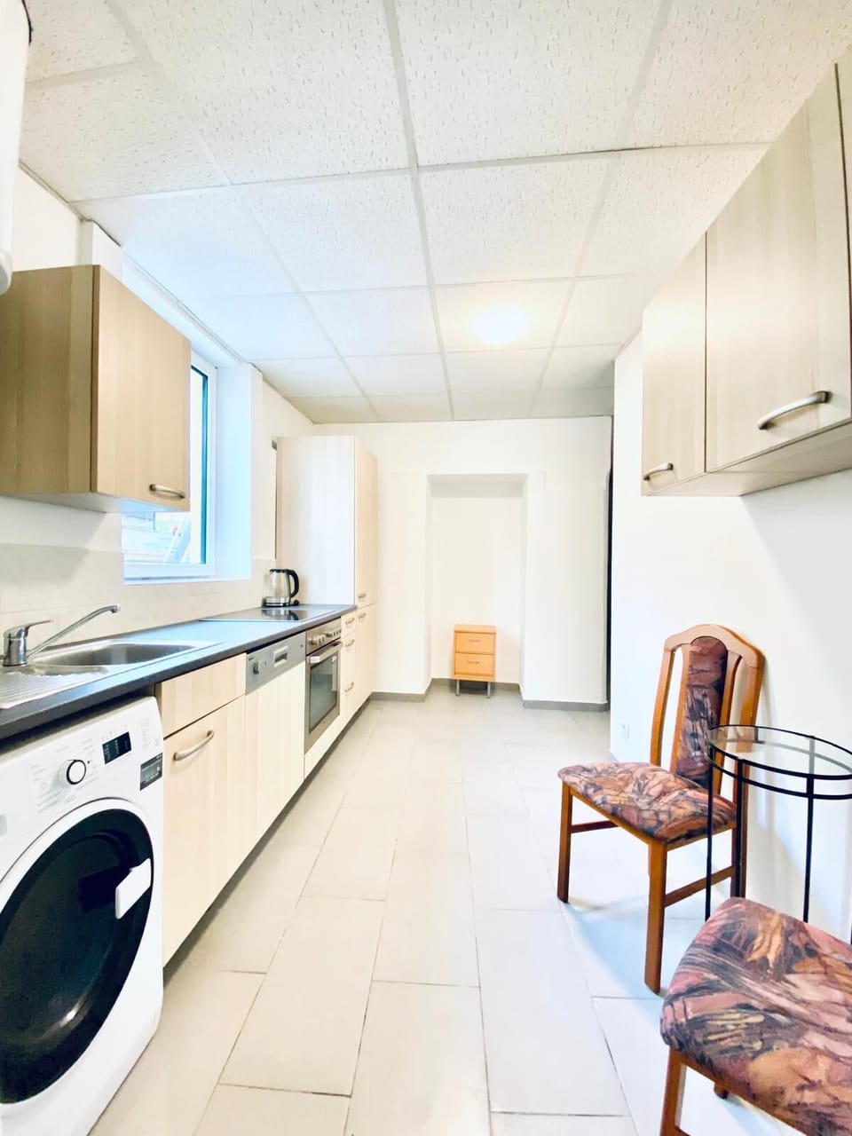 Basic Apartment | Private kitchen | Mini-fridge, oven, stovetop, dishwasher