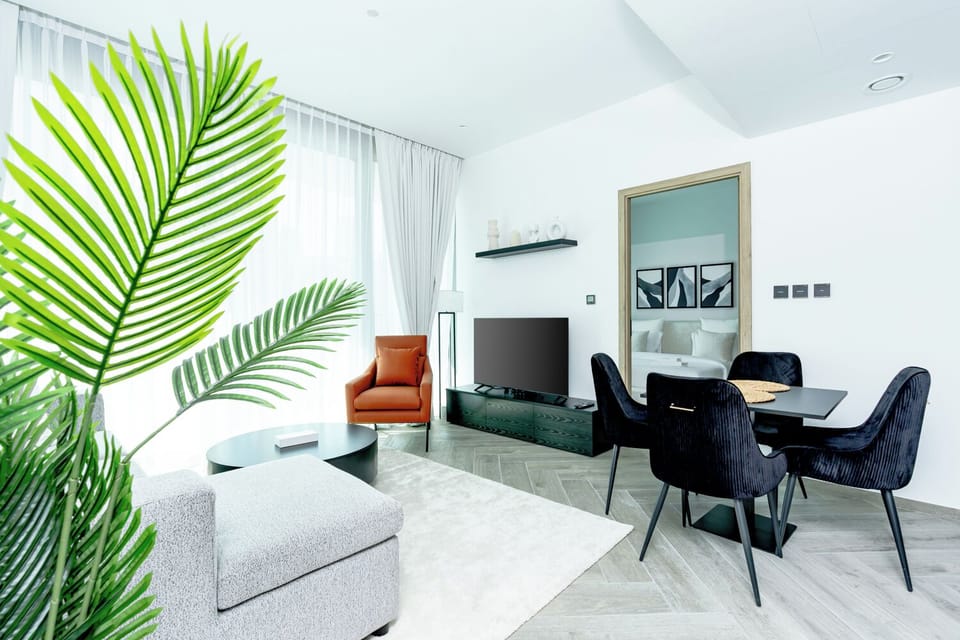 Luxury Apartment, Balcony, City View | Living area | Smart TV, Netflix, streaming services
