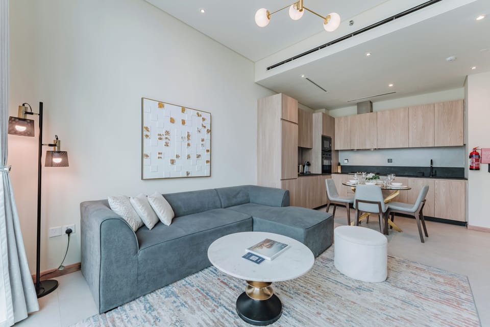 Luxury Penthouse, 2 Bedrooms, Air conditioning, City View | Living area