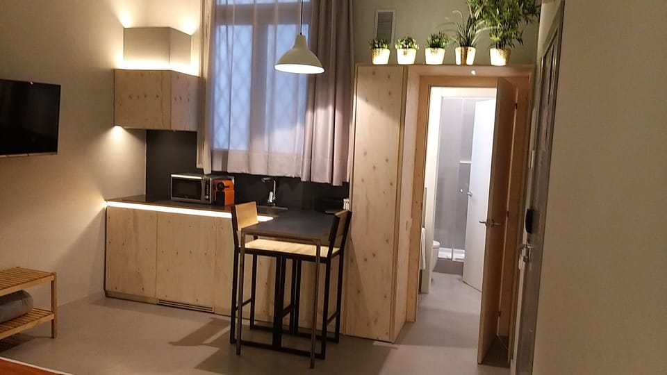 Standard Studio (Interior) | Private kitchen | Fridge, microwave, espresso maker, coffee/tea maker