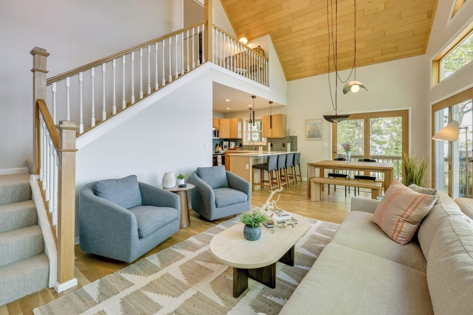 Living Room | Main Level