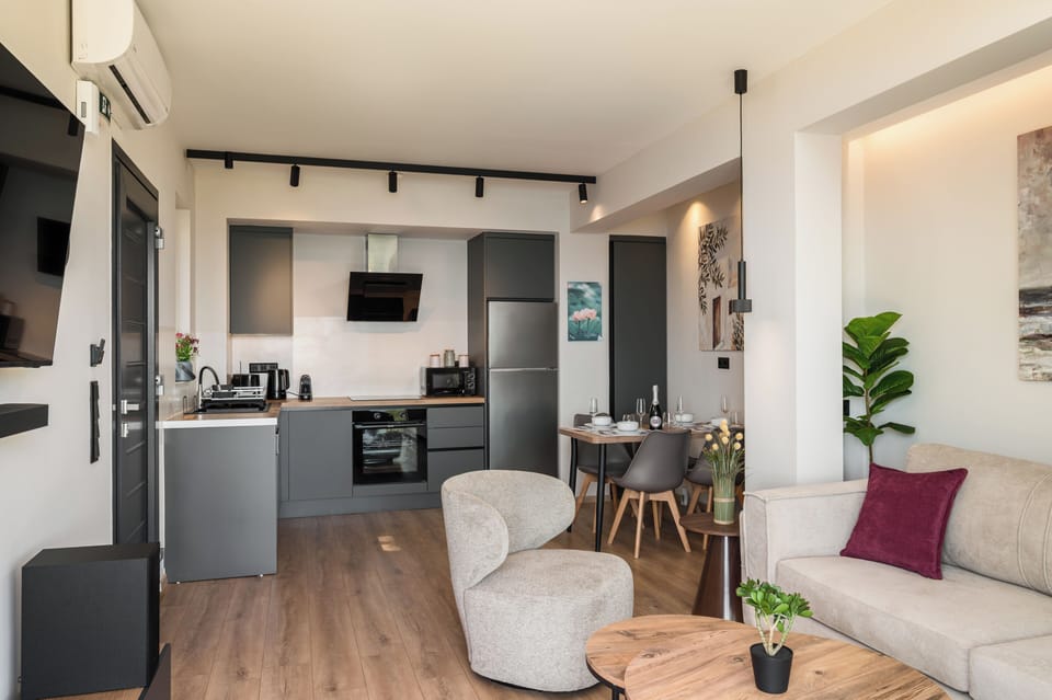 House, 2 Bedrooms, Terrace, Sea View | Living area | 55-inch Smart TV with digital channels