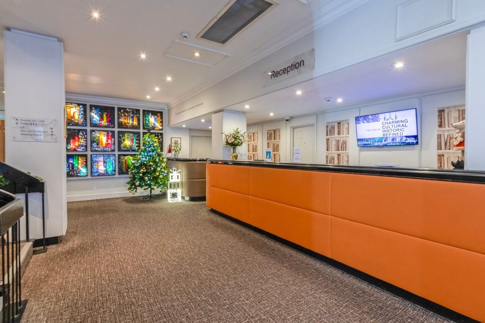 Entrance / Reception