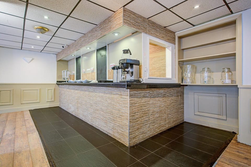 Entrance / Reception