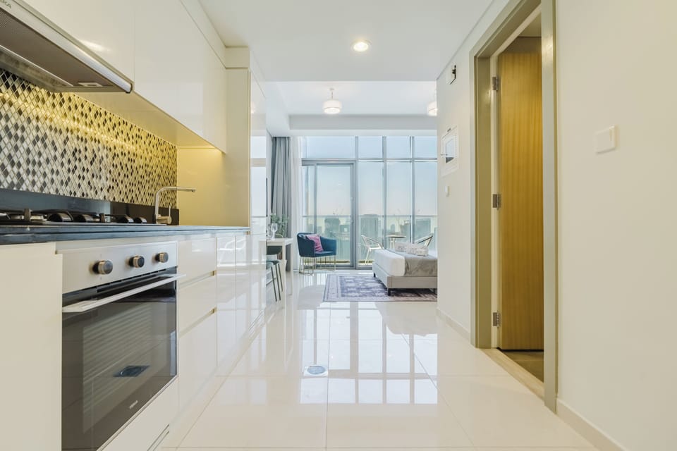 Exclusive Studio, 1 King Bed, Air conditioning, Canal View | Interior