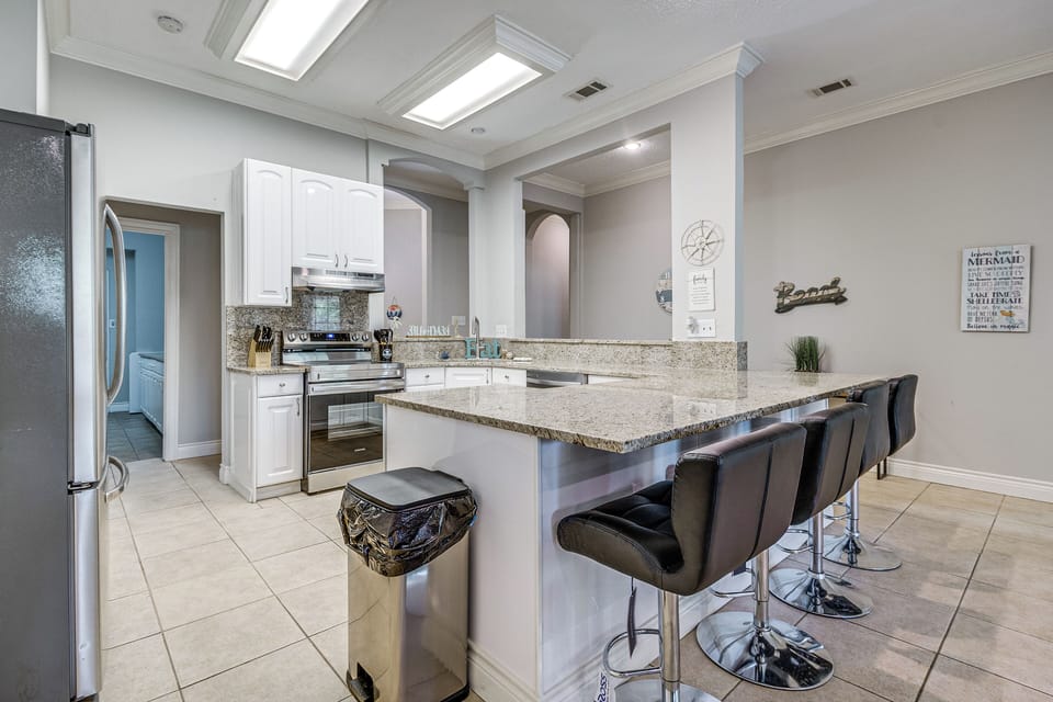 Kitchen | Microwave | Dishwasher