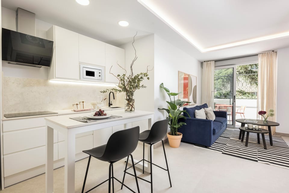 Family Apartment, Patio | Private kitchen | Full-size fridge, microwave, oven, stovetop