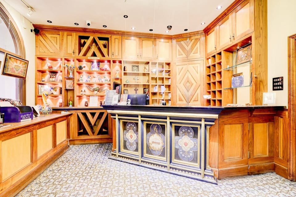 Entrance / Reception